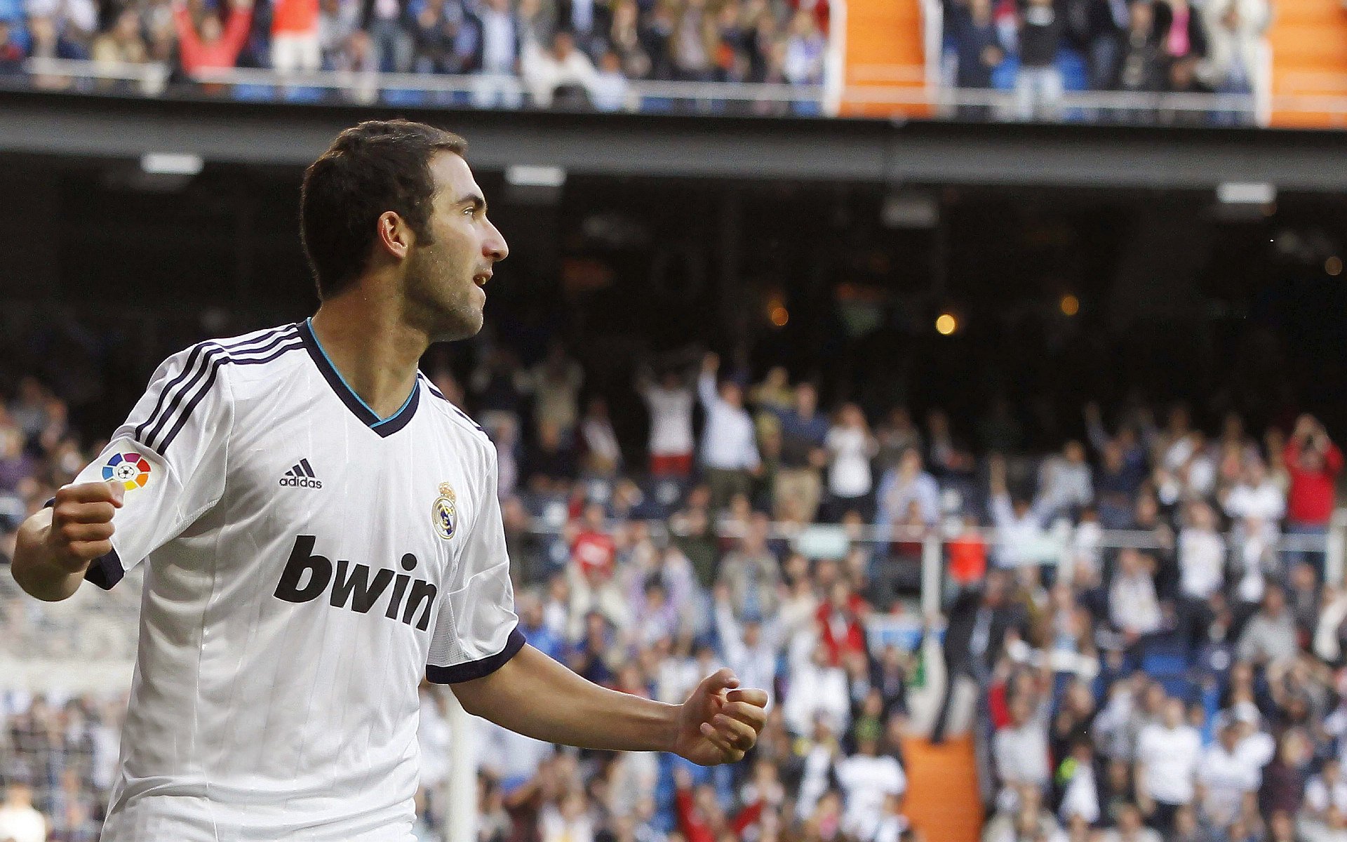 逆境奋战:那些在欧冠中逆转命运的英雄队伍,欧冠大逆转比赛