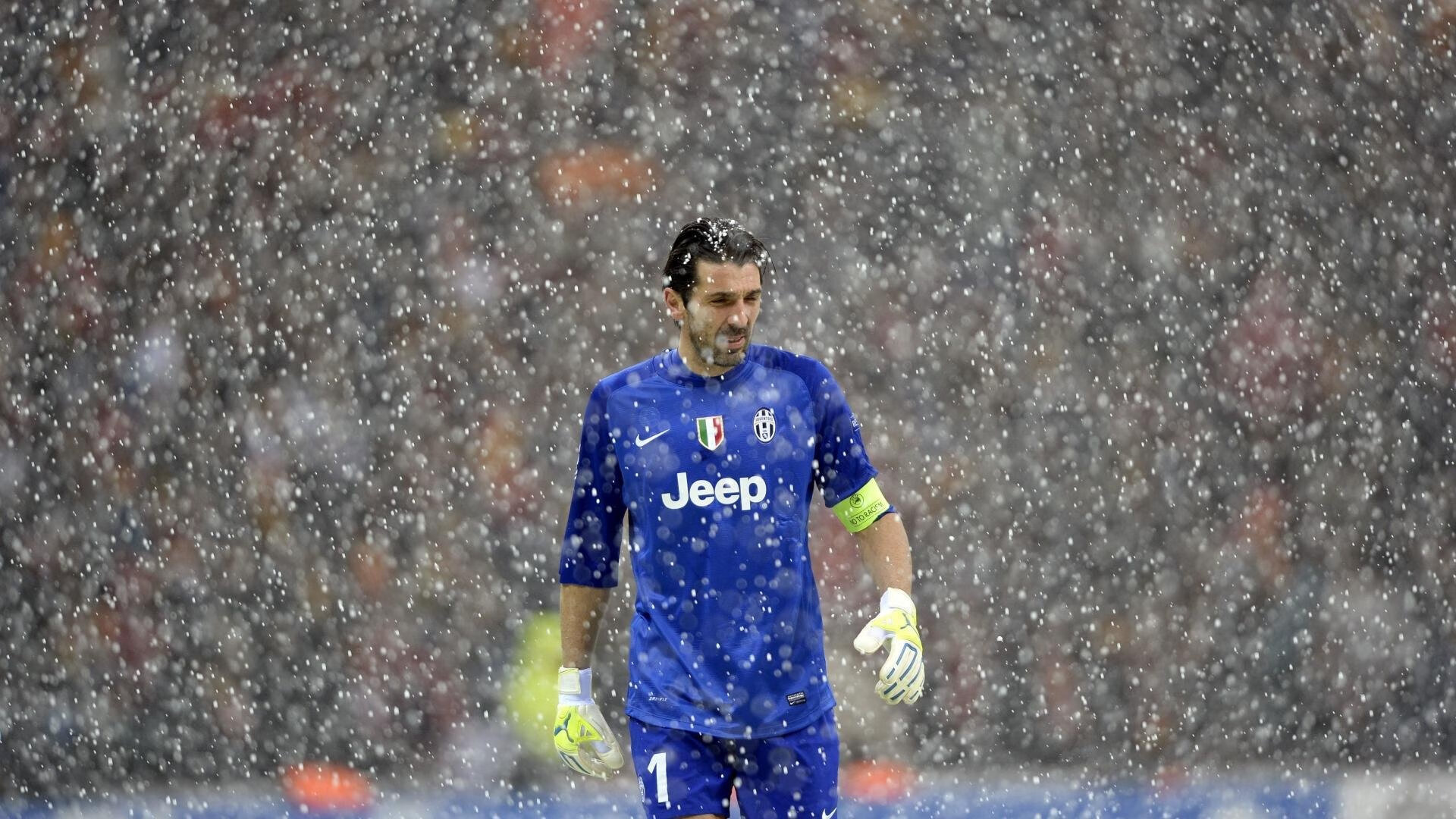 开云中国大陆-马德里德比战，皇马战胜曼联锁定晋级，马德里竞技vs皇家马德里视频直播